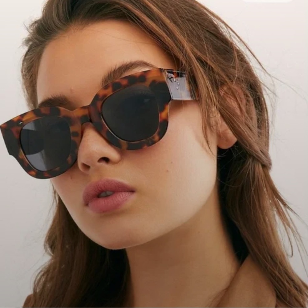 Free People Matera Modern Sunglasses in Tortise
